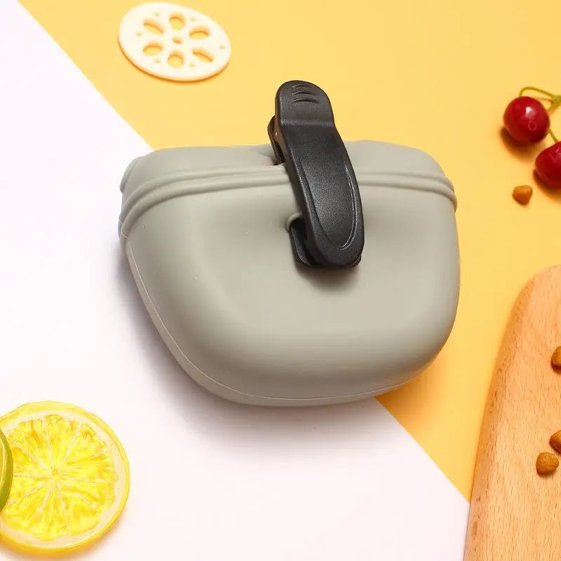 Cudavo Hands-Free Silicone Treat Pouch