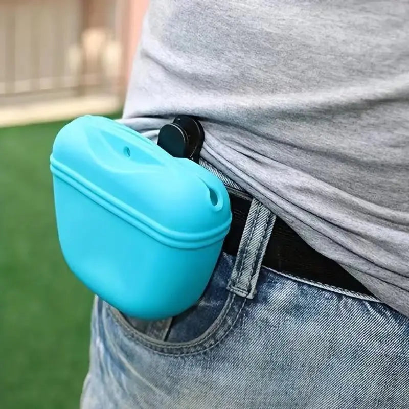 Cudavo Hands-Free Silicone Treat Pouch